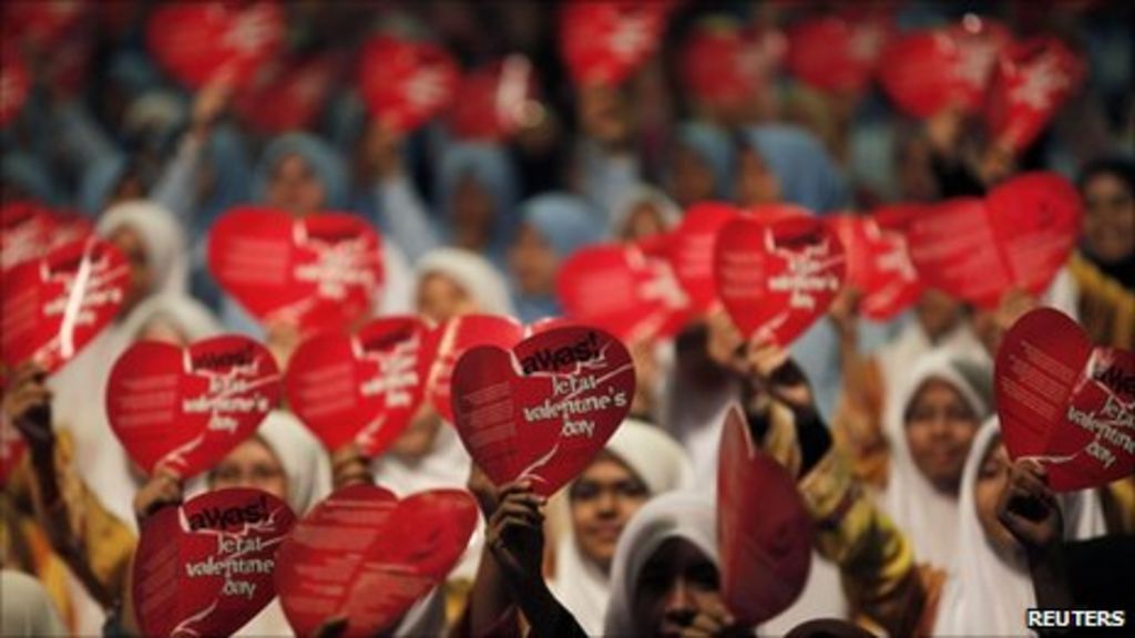 Mass Malaysia Valentine arrests