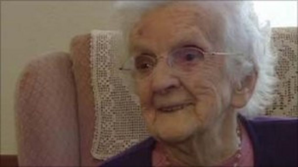 Enid Williams' 109th birthday amid care home review - BBC News