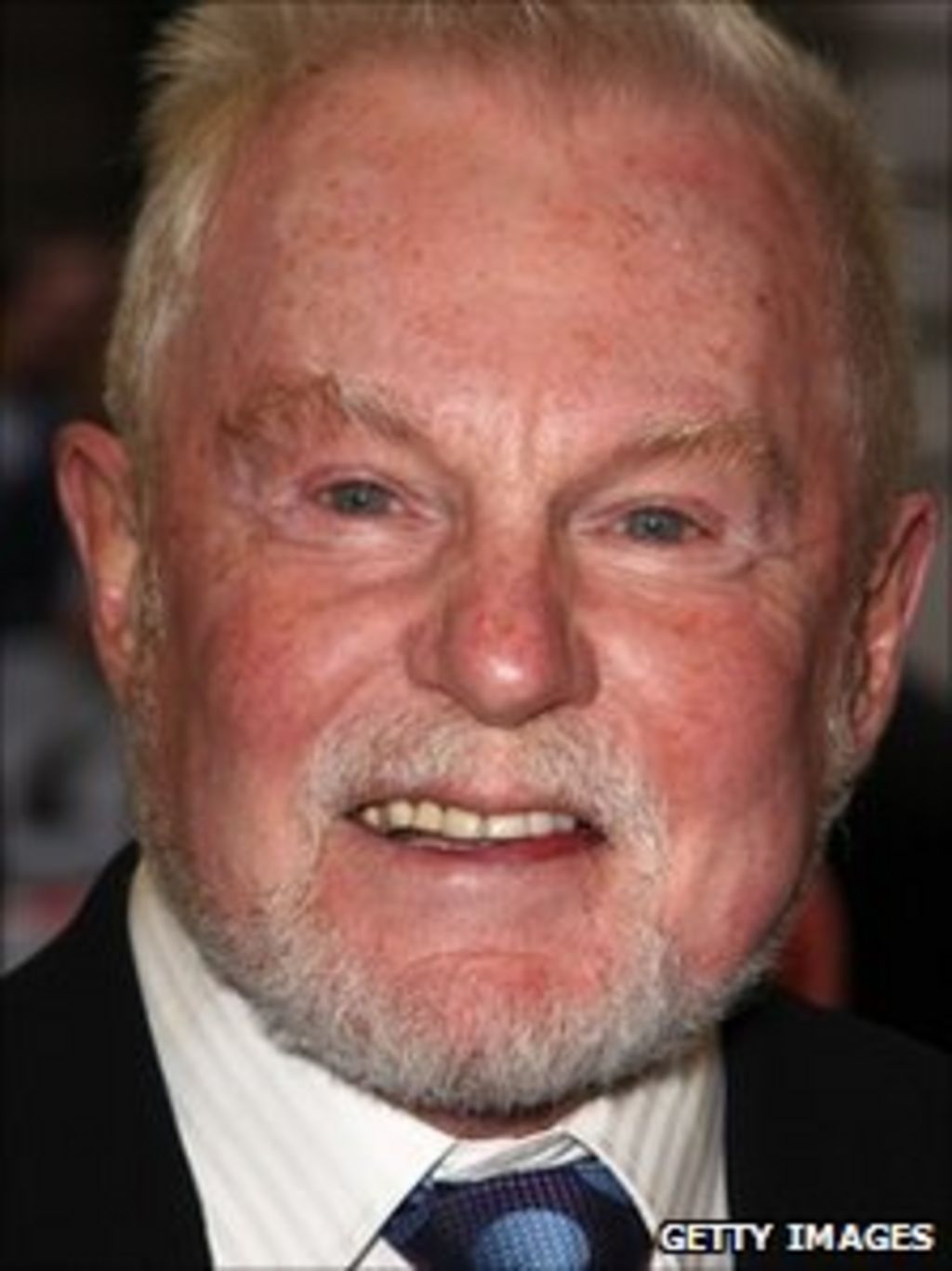 Sir Derek Jacobi to appear as King Lear in Belfast - BBC News