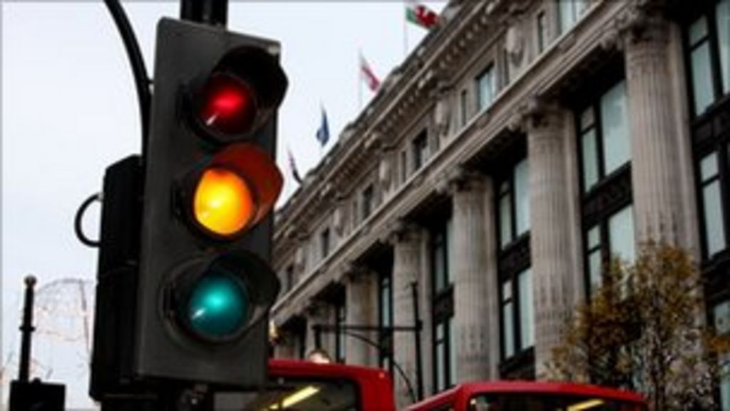 Should traffic lights only flash amber at quiet times? BBC News