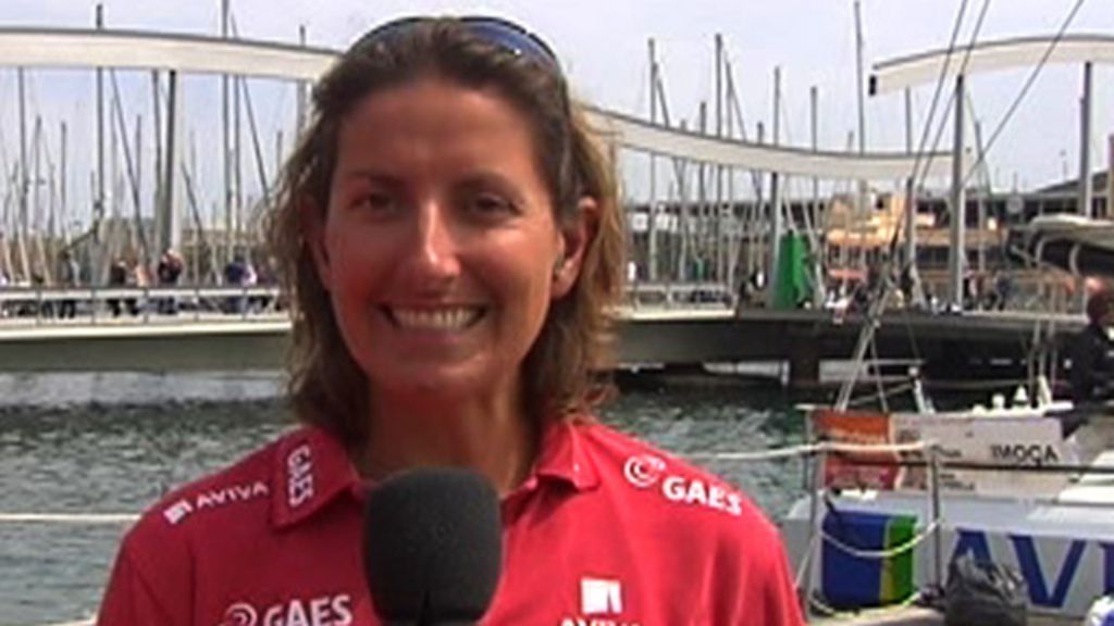 Sailor Dee Caffari In New Round World Record Bbc News 