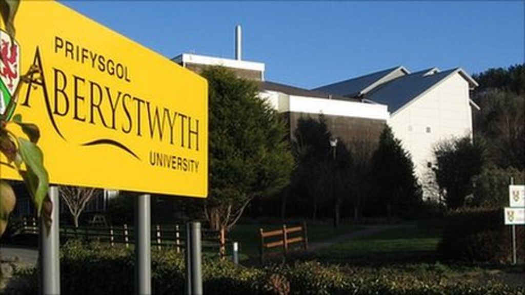 Aberystwyth University backs £9,000 tuition fees BBC News
