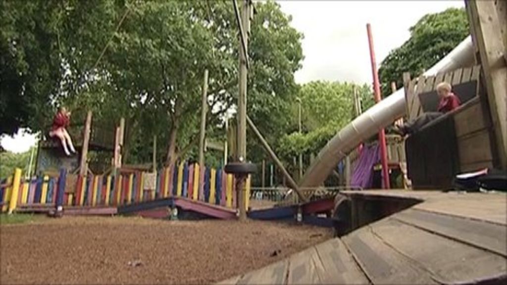Battersea Park Fee Reconsidered By Wandsworth Council Bbc News