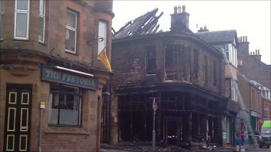 Four rescued from shop and flat fire in Crieff BBC News