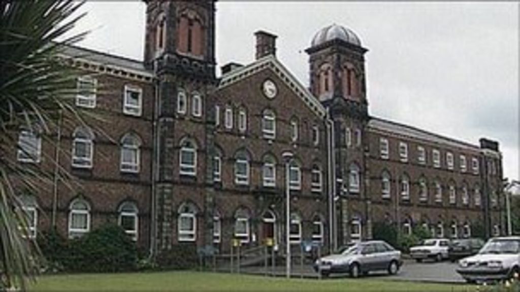 Carlisle Maternity Hospital errors: Boy awarded £7.9m - BBC News