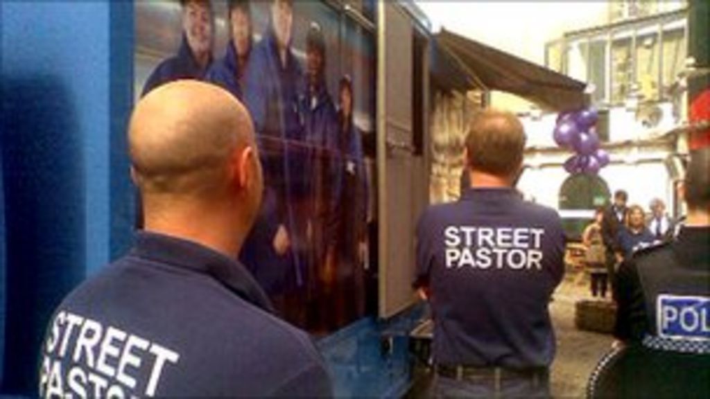 A night out with Aberdeen's Street Pastors BBC News