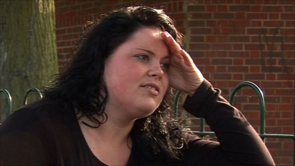 Levi Bellfield's daughter recalls father's brutality - BBC News