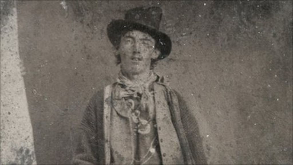 Billy the Kid portrait fetches $2.3m at Denver auction - BBC News