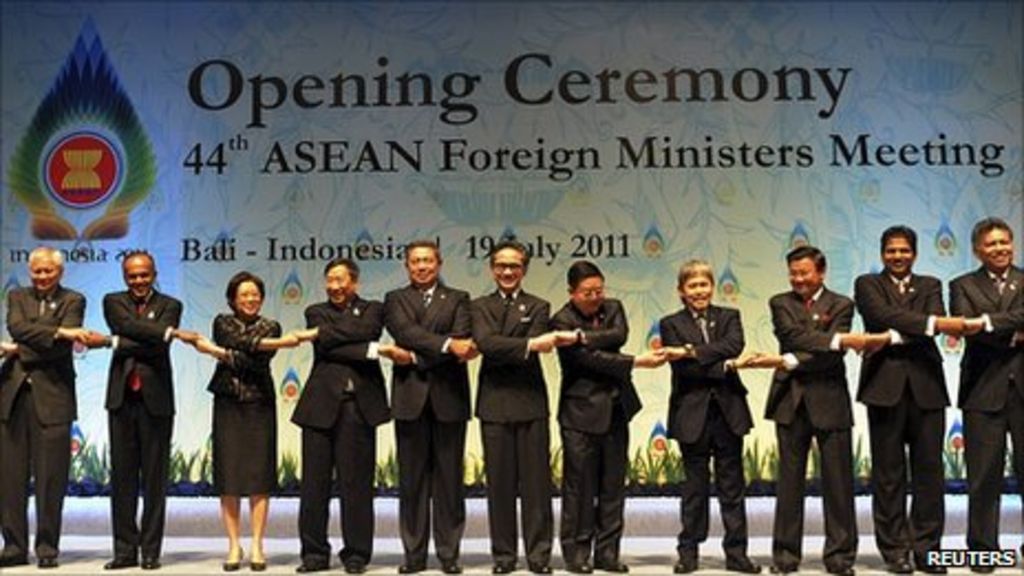 Asia ministers debate sea dispute