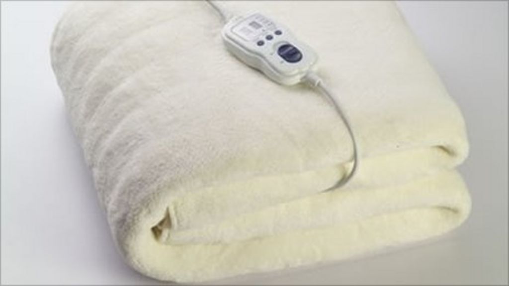 Use electric blankets to keep warm, says Conservative peer BBC News