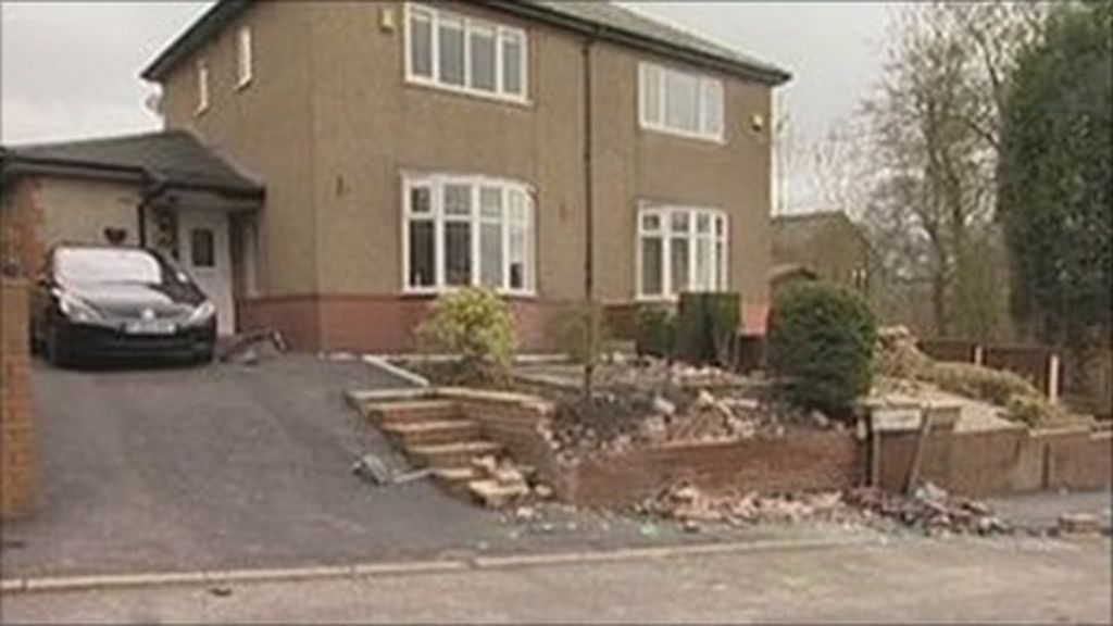 Teenager jailed over Burnley car crash deaths BBC News