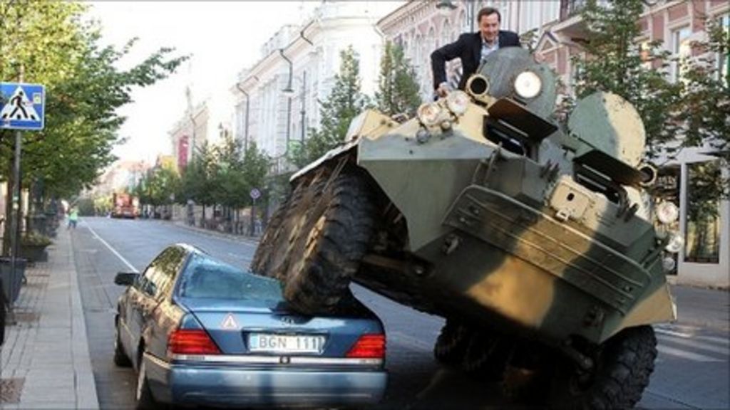 Vilnius Mayor crushes cars