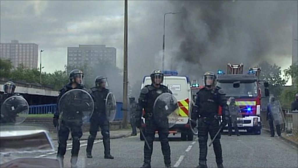 England riots Huge police presence amid unrest BBC News