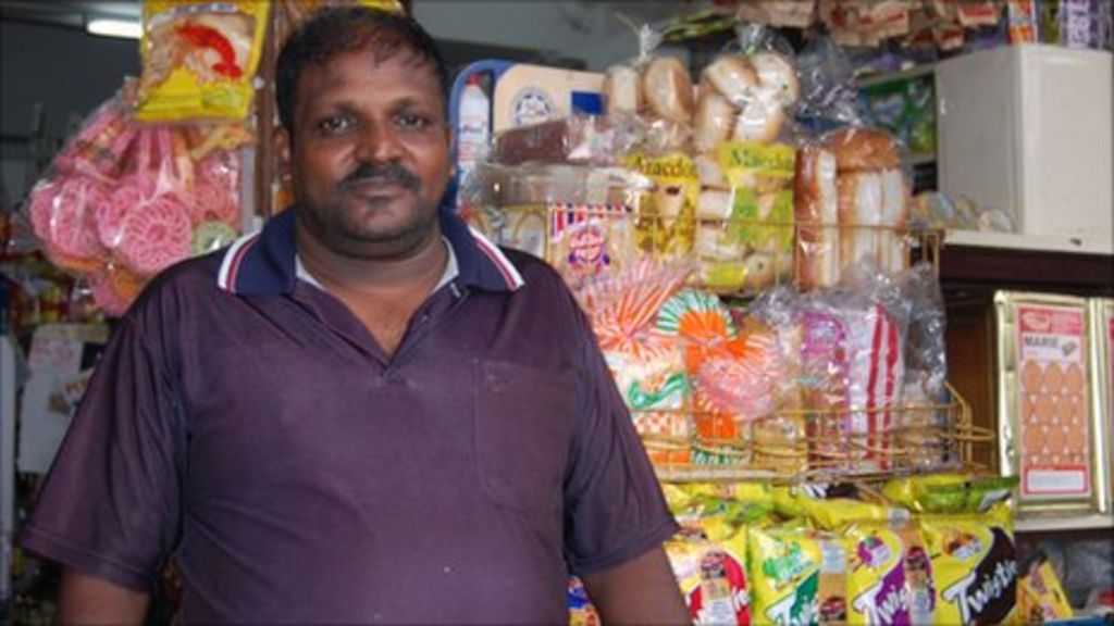 Saving as a shopkeeper in the urban slums of Kuala Lumpur - BBC News