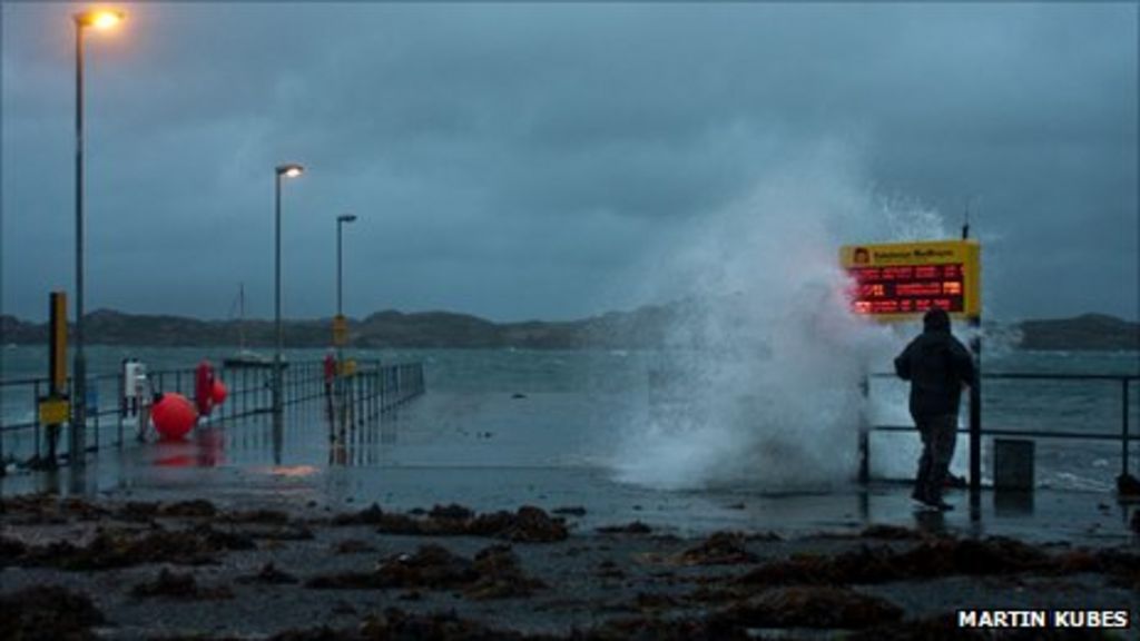 Storm From Hurricane Katia Hits Scotland Bbc News 1053