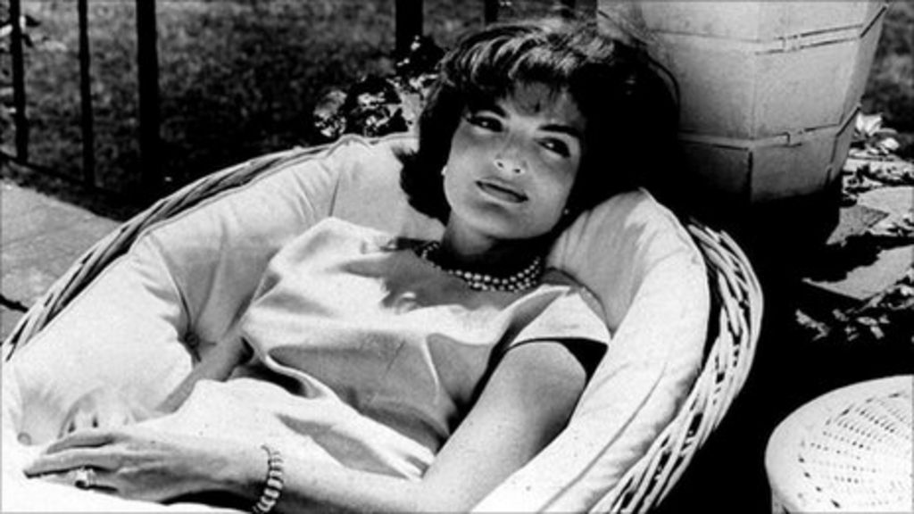 New Jackie Kennedy tapes offer White House insight BBC News