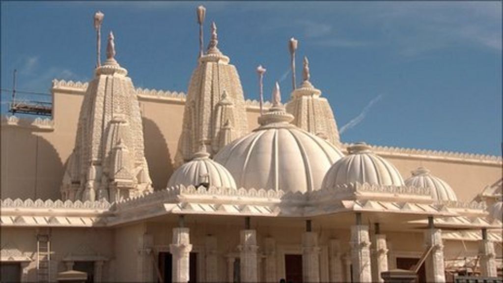 Leicester Hindu temple aims to minimise traffic - BBC News