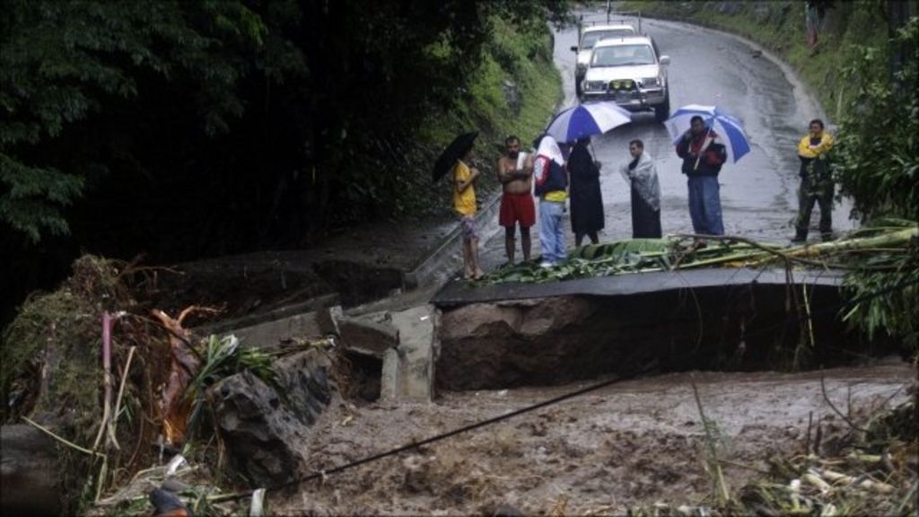 Central America Floods And Landslides 'leave 80 Dead' - BBC News