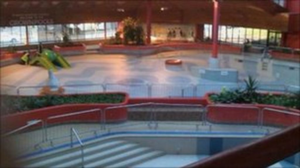 Crown Pools in Ipswich emptied for refurbishment BBC News