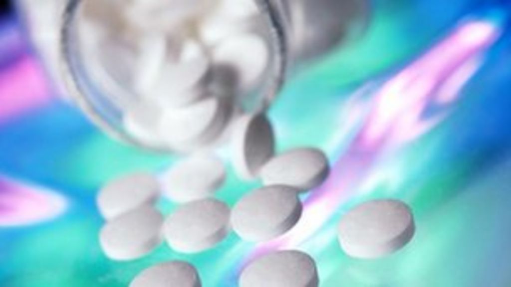 Aspirin risks and benefits BBC News