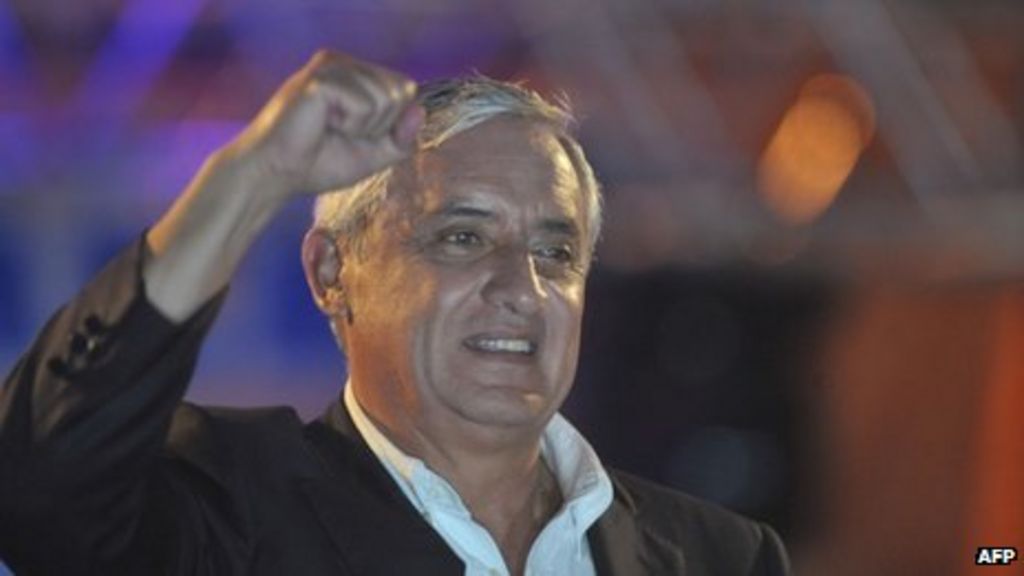 Ex-general Otto Perez Molina wins Guatemala election - BBC News