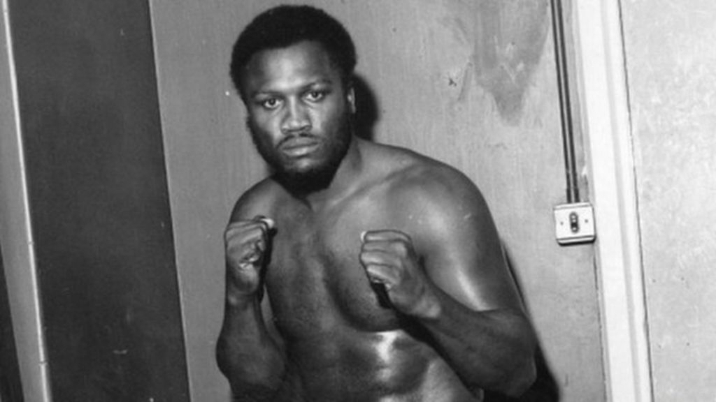 Boxing exworld champion Joe Frazier dies BBC News