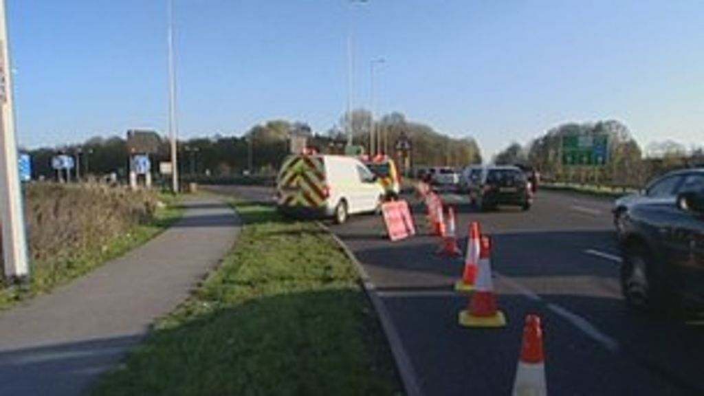 Pedestrian Killed In Nottinghamshire M1 Crash Named Bbc News 