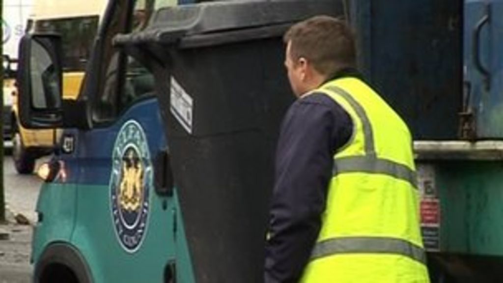 Belfast binmen paid extra to clear up strike backlog BBC News
