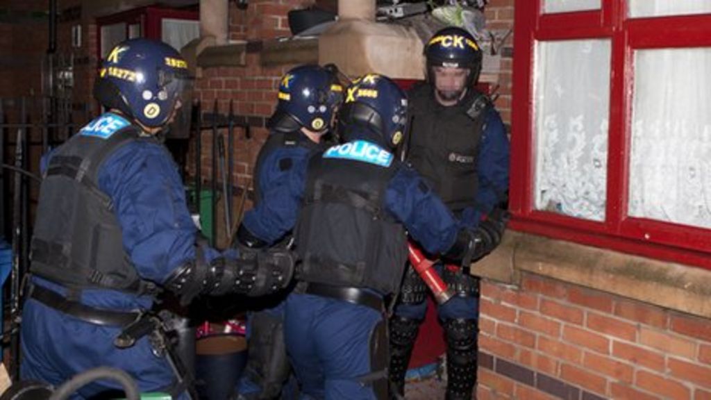 Ten Drug Dealers Arrested In Public Manchester Raids Jailed Bbc News