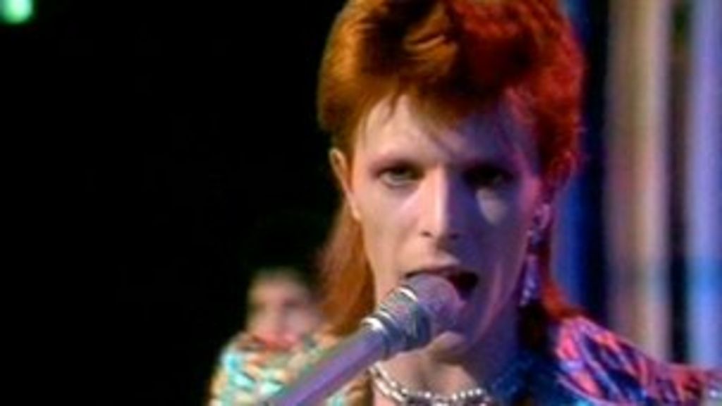 David Bowie Top of the Pops footage found by cameraman - BBC News