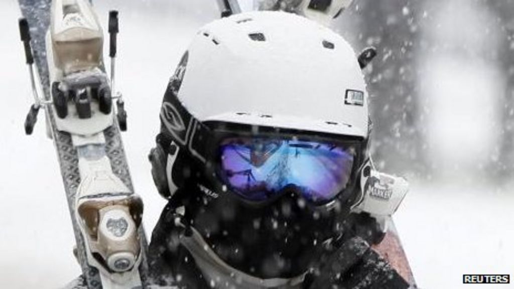 Should all skiers wear helmets? BBC News