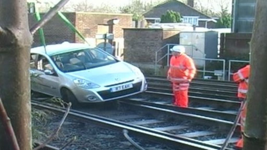 Brockenhurst levelcrossing woman drives along tracks BBC News
