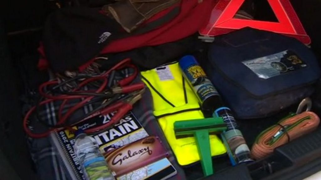 How to drive in snow and icy weather BBC News