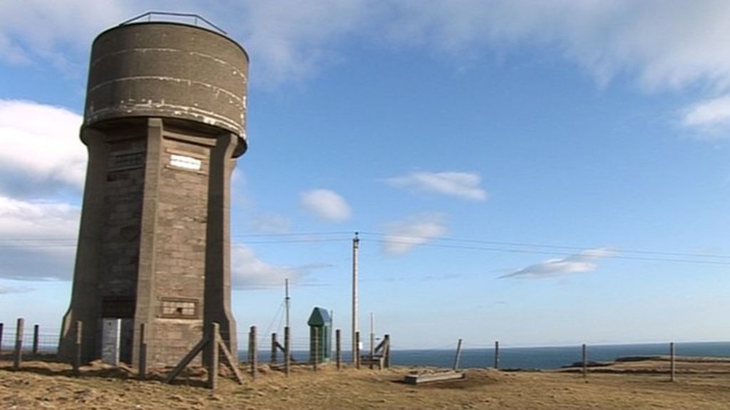 Disused water tower on Lewis offered for sale - BBC News