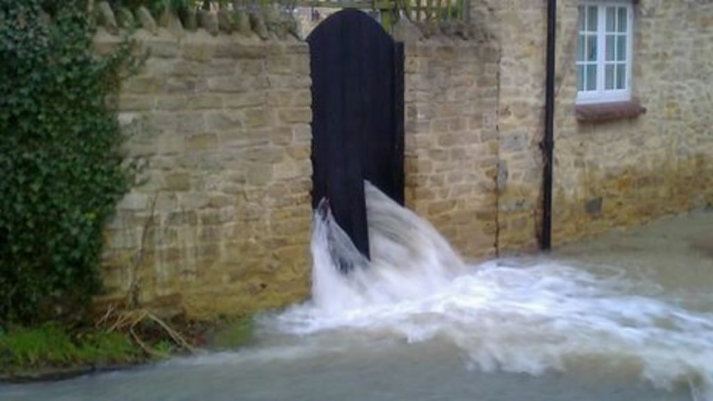 Burst water main that flooded homes will take days to fix BBC News