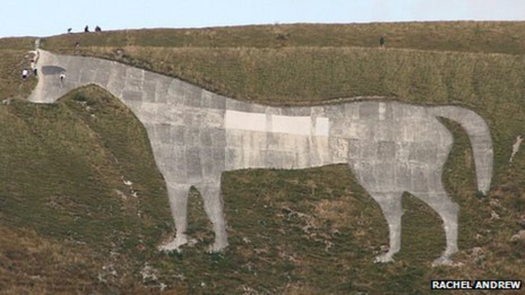 Westbury white horse to be cleaned for Queen's Jubilee BBC News