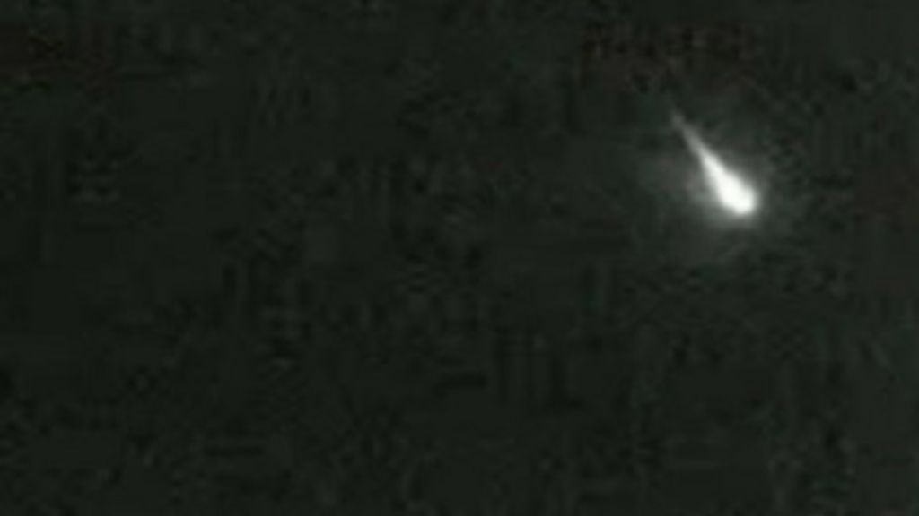 Meteor spotted in night sky in England and Wales BBC News