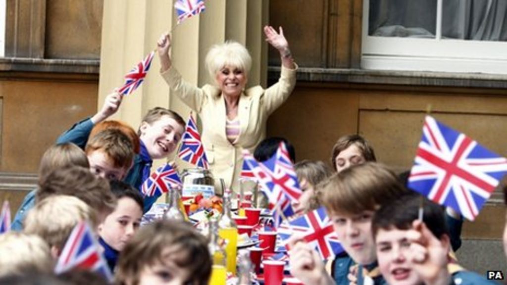 Diamond Jubilee 'Big Lunch' launched at palace BBC News