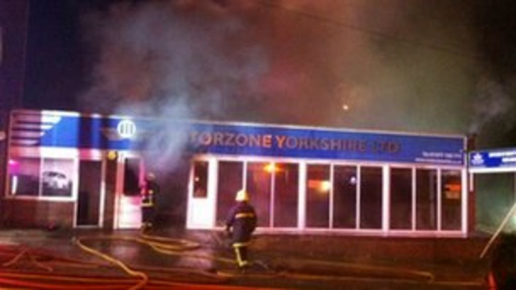 Fire destroys Pontefract car showroom Motorzone BBC News