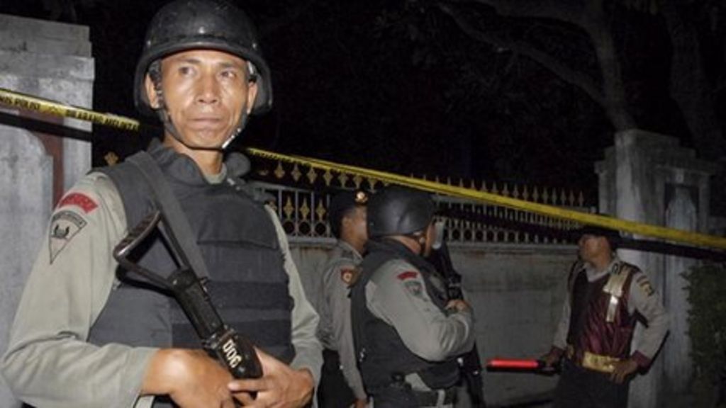 Bali anti-terror raids kill five