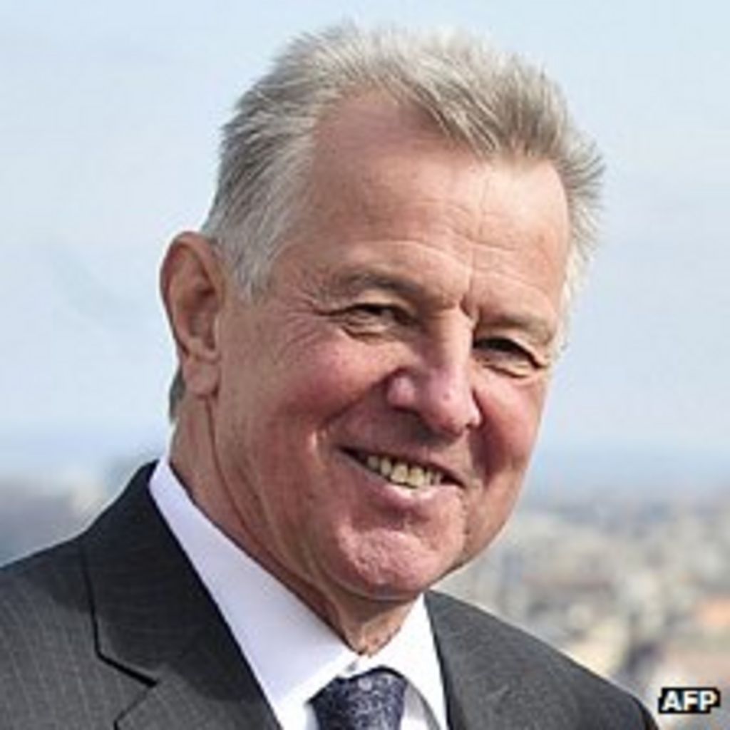 Hungary President Schmitt quits in plagiarism scandal BBC News