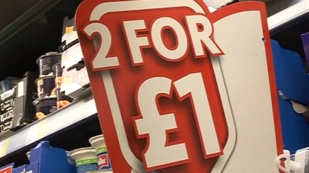 The rise of the 'professional shopper' at supermarkets - BBC News