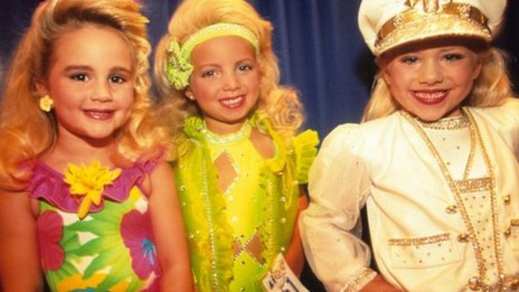 Australian MP wants to ban child beauty pageants - BBC News