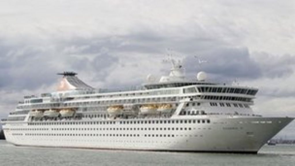Titanic Memorial Cruise Ship Ms Balmoral At Wreck Site Bbc News