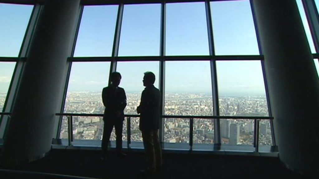A look inside the world's tallest freestanding tower BBC News
