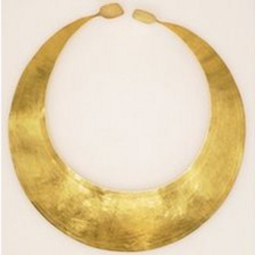 Penlee Museum shows Bronze Age necklace Penwith lunula BBC News