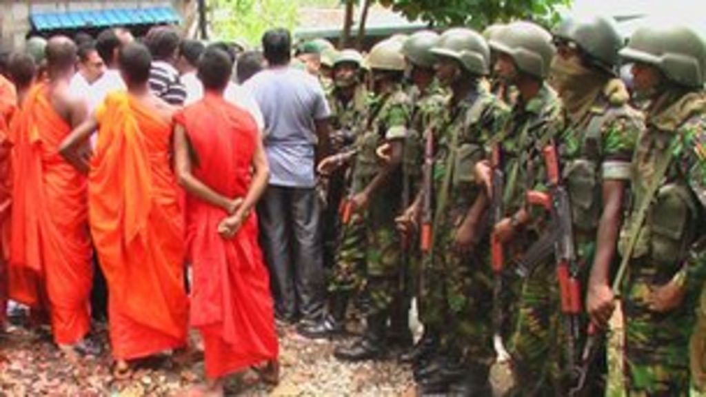 Sri Lanka Muslims decry radical Buddhist mosque attack 