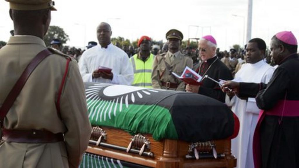 Malawi's Bingu Wa Mutharika Buried On His Farm - Bbc News