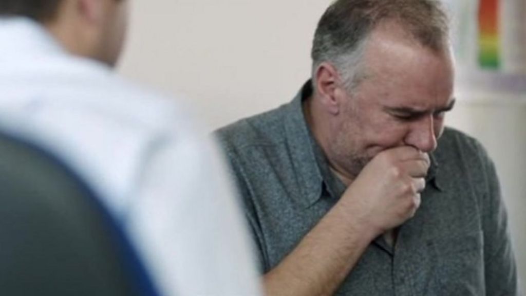 Persistent cough 'could be lung cancer warning' BBC News