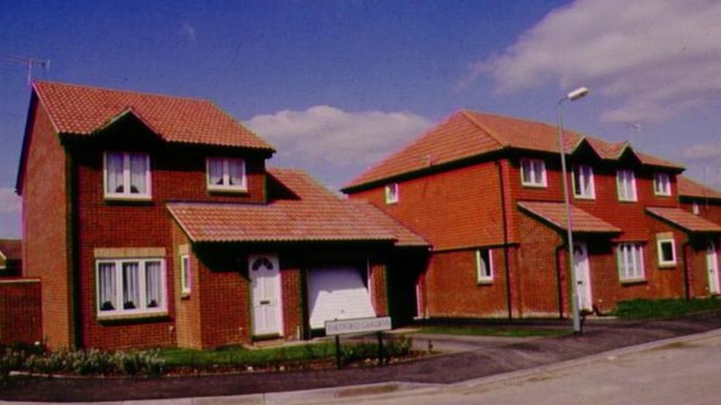 Ridgeway Farm homes approval Judicial review bid abandoned BBC News